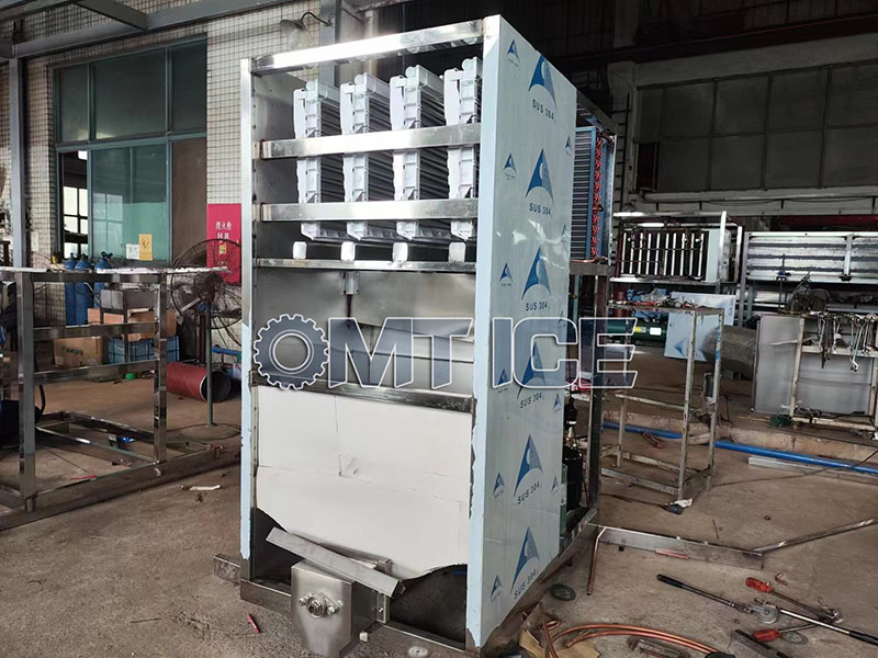 OMT 1ton Industry Cube Ice Machine under building (3) 拷贝